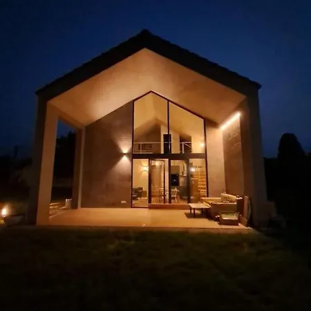 Casa Independiente Con Jardin Cubas (Cantabria)