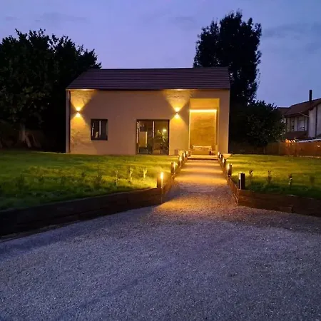 Casa Independiente Con Jardin
